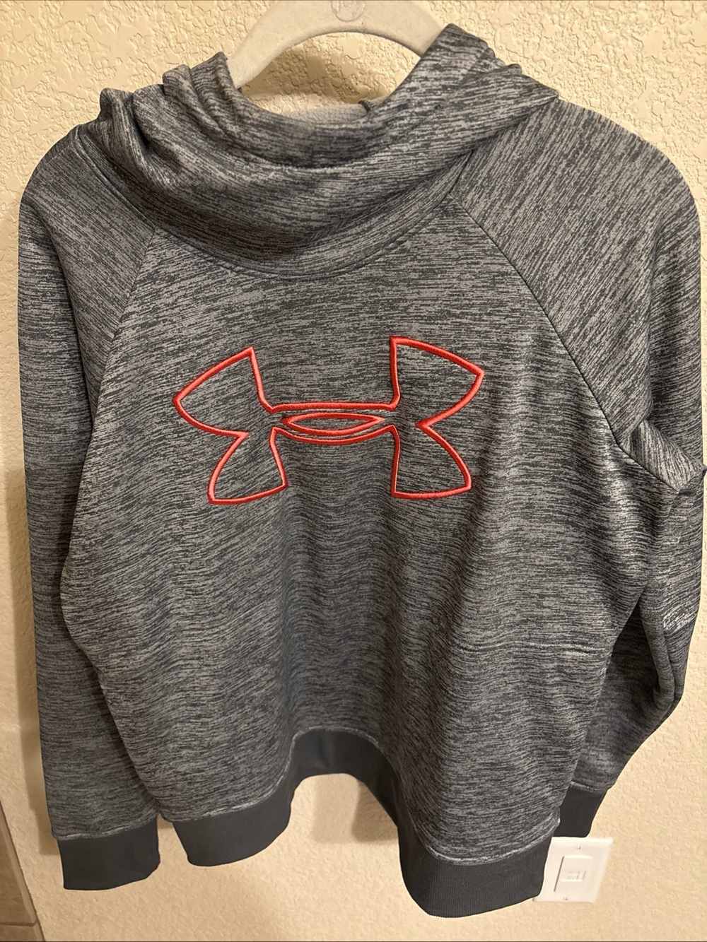 Under Armour Hoodie Pullover Sweatshirt Women Med. Gray Pink Coldgear Loose Fit